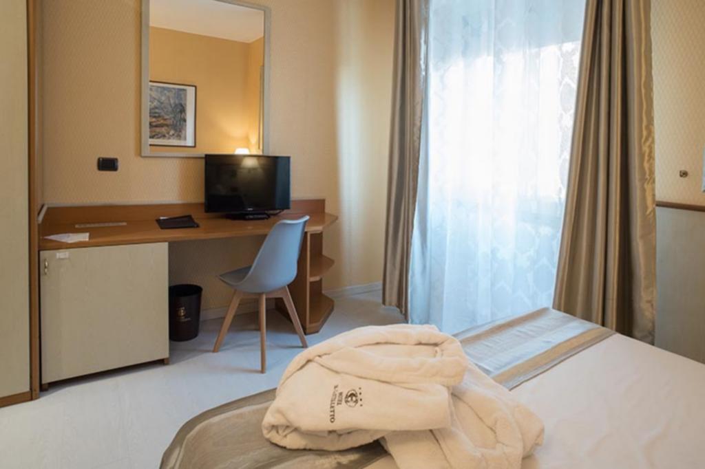 Hotel il Castelletto Casarile Esterno foto