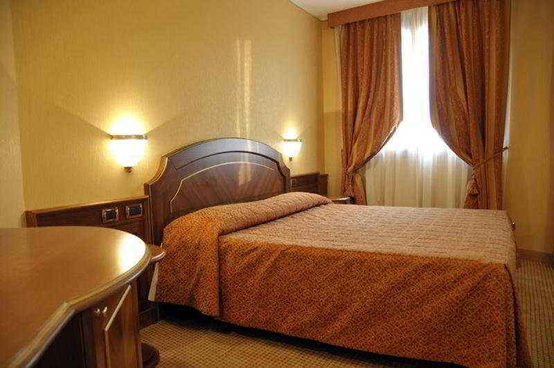 Hotel il Castelletto Casarile Esterno foto