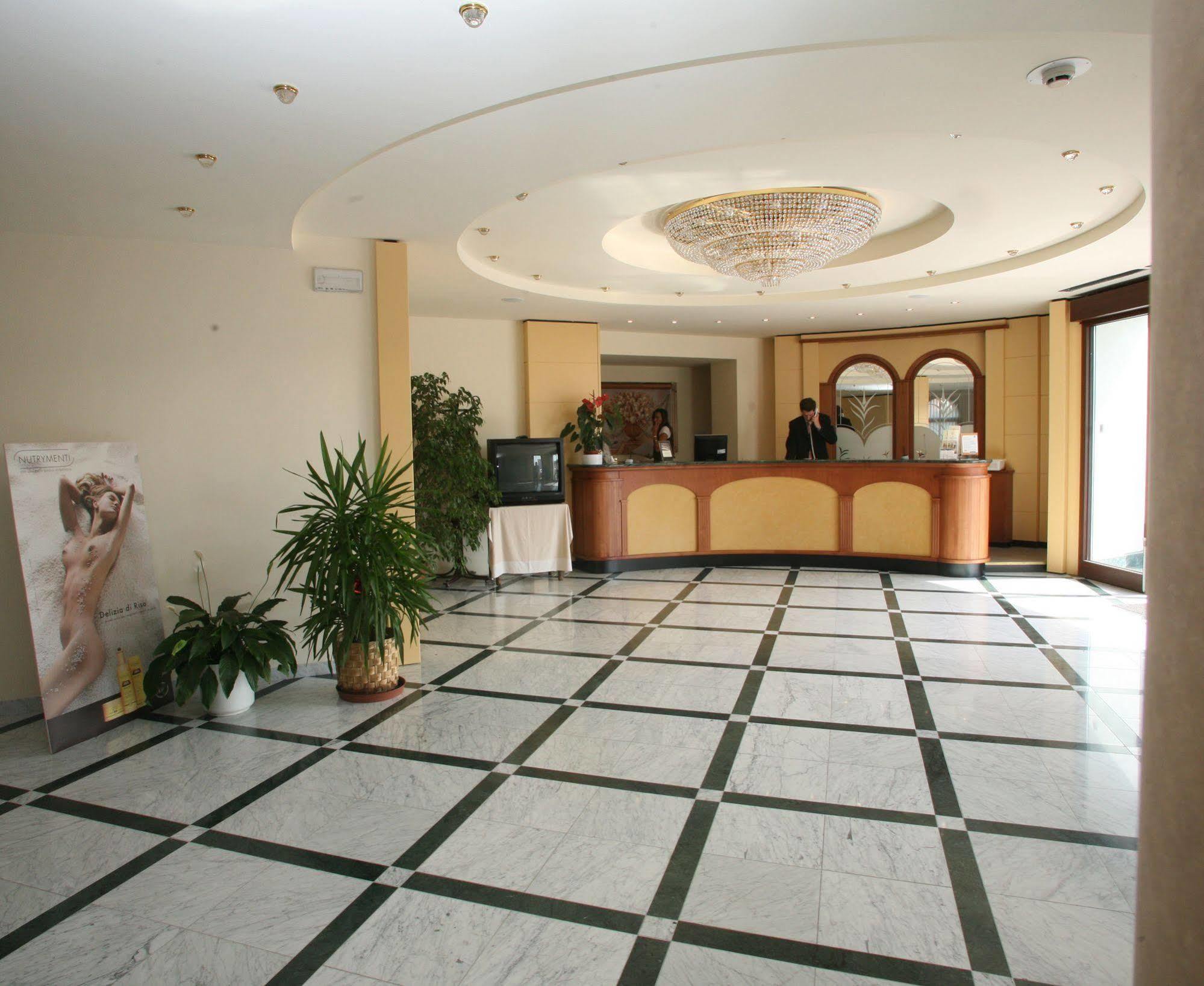 Hotel il Castelletto Casarile Esterno foto